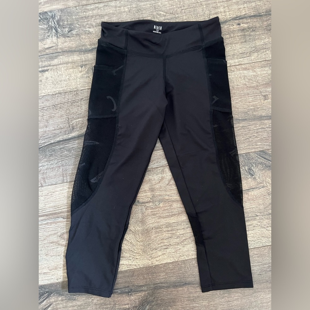 Girls 10 Bloch capri leggings black